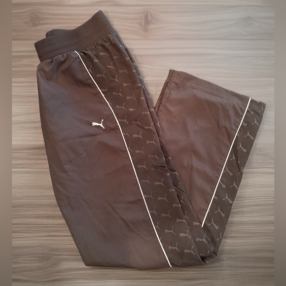 🐾Women’s Size Large (Runs Small) Puma Windbreaker Track Pants - Picture 1 of 3